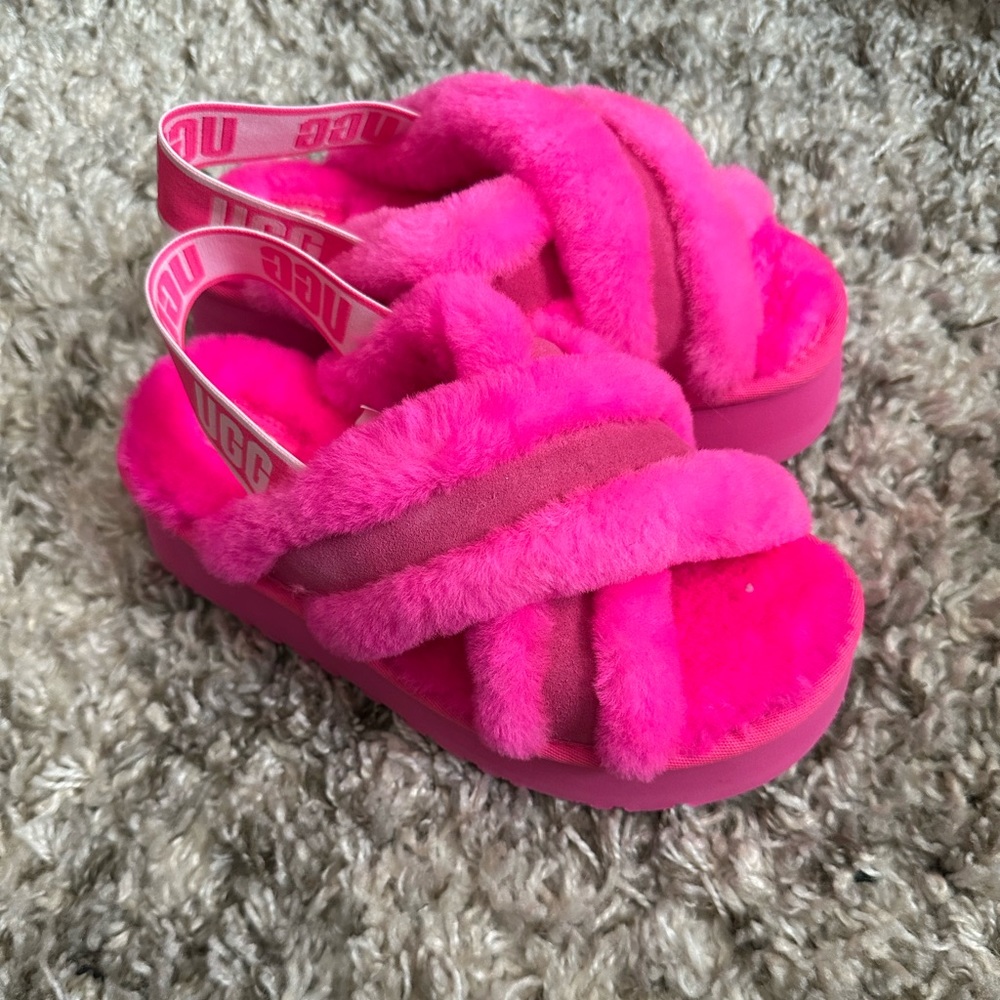Ugg Disco Cross Slide in Pink-Brand New
